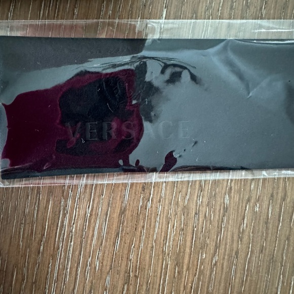 Versace Hard White Hinged Sunglasses Case - Picture 5 of 5